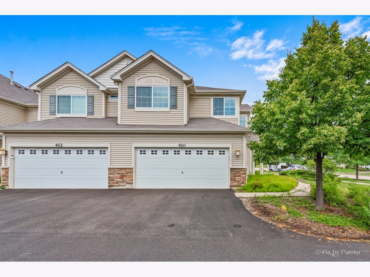 Townhomes & Homes Sold Emerald Bay Round Lake Illinois, 410 Jade