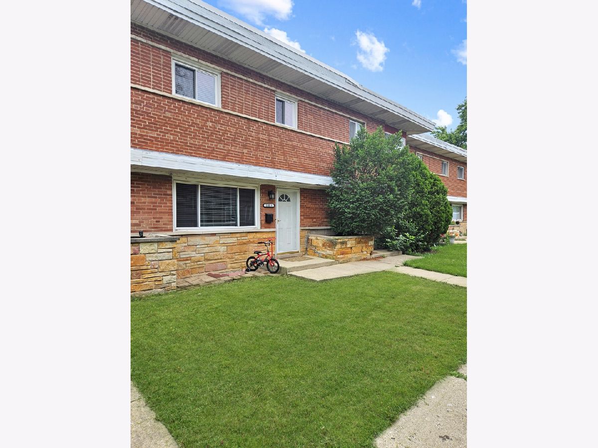 Homes & Townhomes Sold Cumberland Terrace Des Plaines Illinois, 180 Northwest