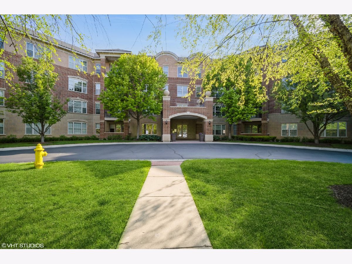 Homes & Condominiums Sold Haverford Glenview Illinois, 2700 Summit