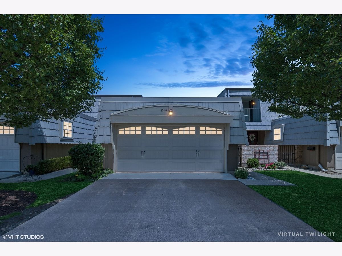  Sold Elk Grove Village Illinois, 675 Versailles