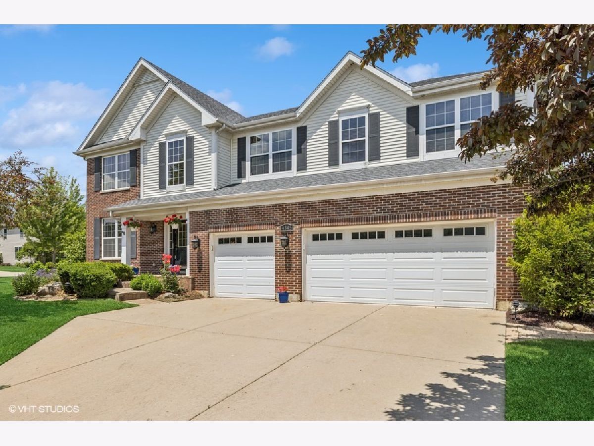 Homes For Sale Cheswick Place Lake In The Hills Illinois, 4345 Gladstone Drive