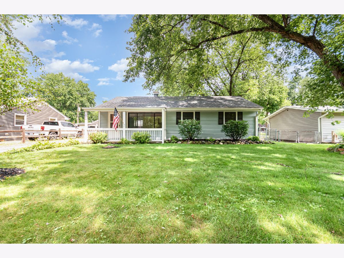  Sold Crystal Lake Illinois, 111 Georgine
