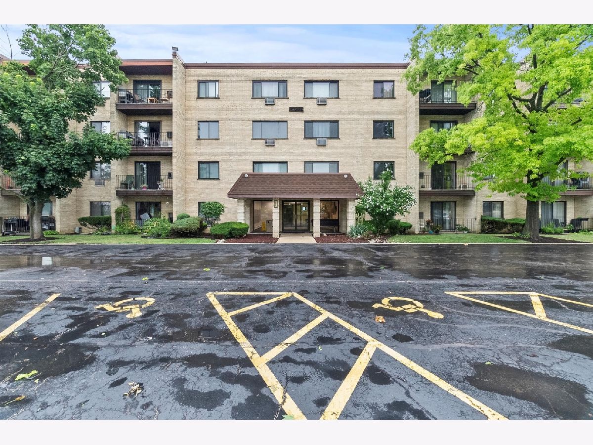 Sold Indian Head Park Illinois, 7221 Wolf