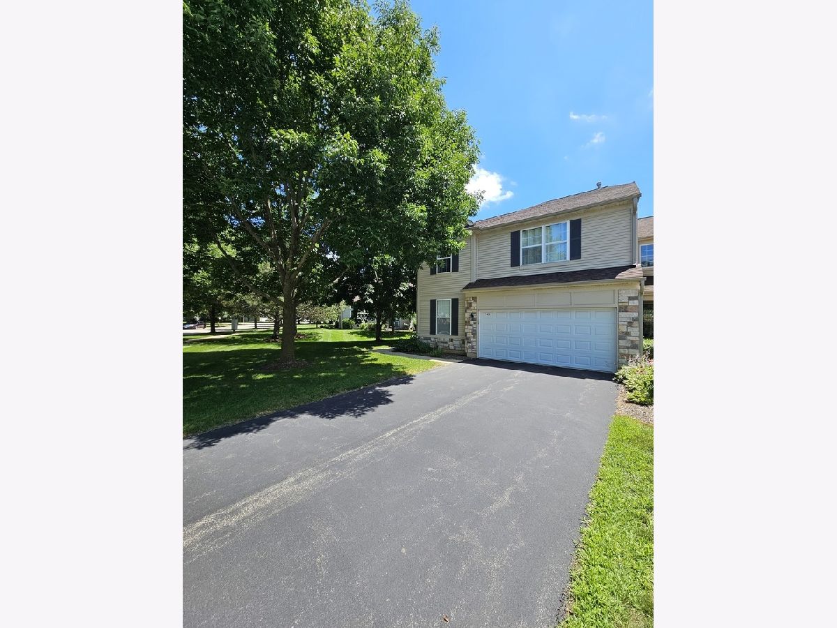  Rented Grayslake Illinois, 749 Dillon