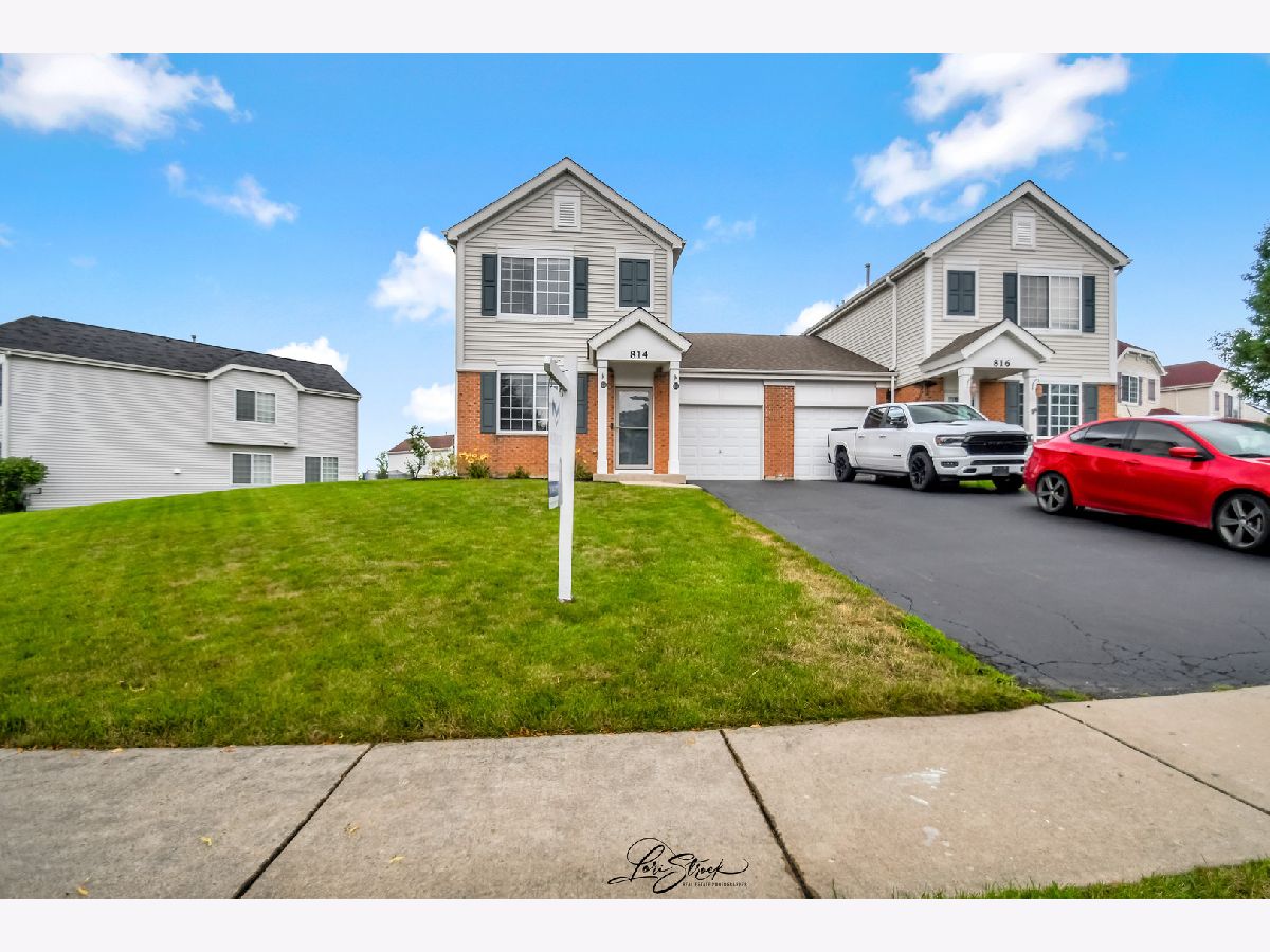 Townhomes & Homes For Sale Summerfield Minooka Illinois, 814 Daniel Drive