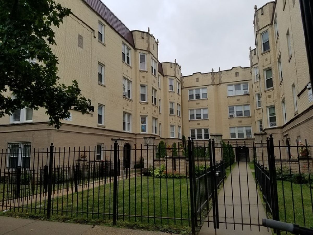  Rented Chicago Illinois, 5735 Kimball