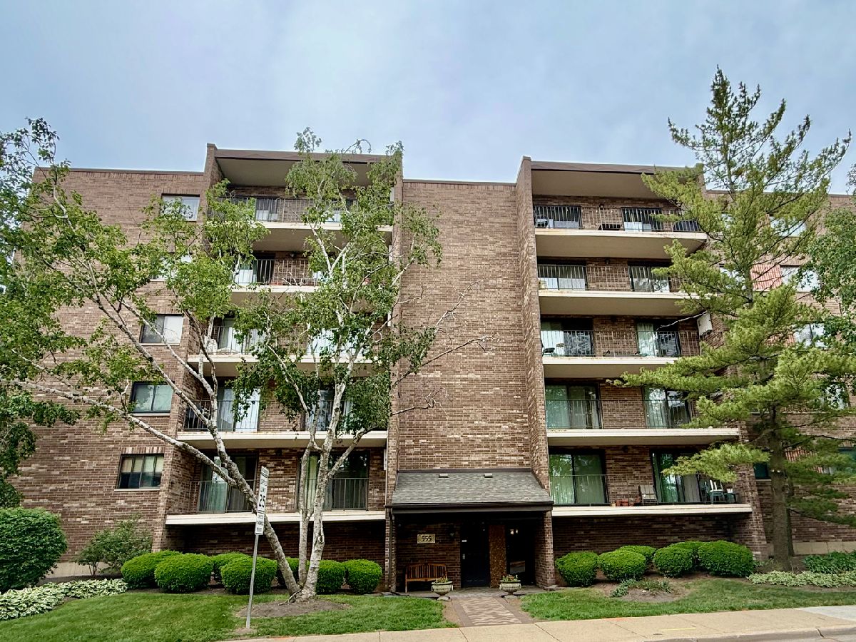  Sold Des Plaines Illinois, 555 Graceland