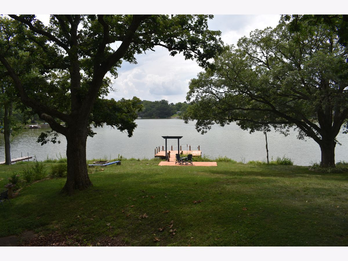 Homes For Sale Bayles Lake Loda Illinois, 302 Weaver Court