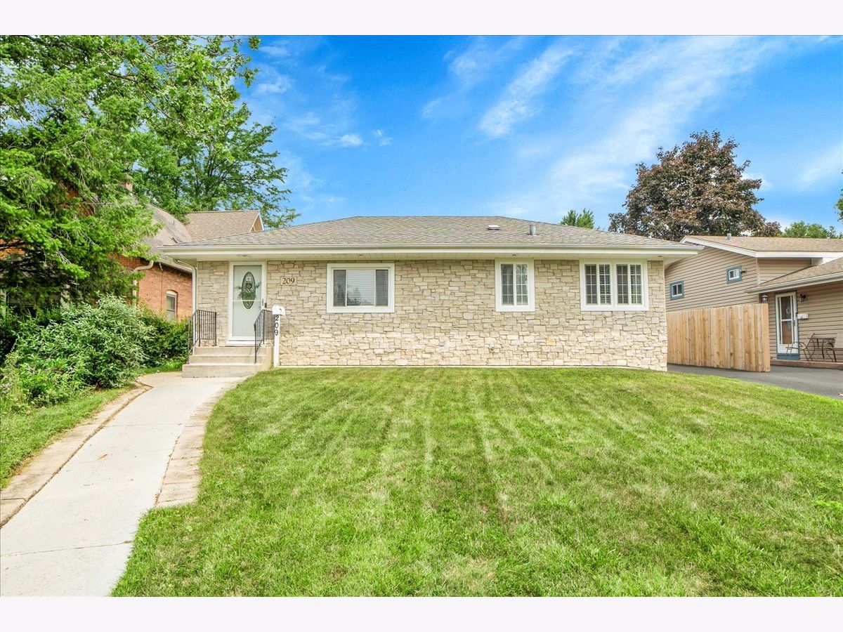  Sold West Chicago Illinois, 209 Blair