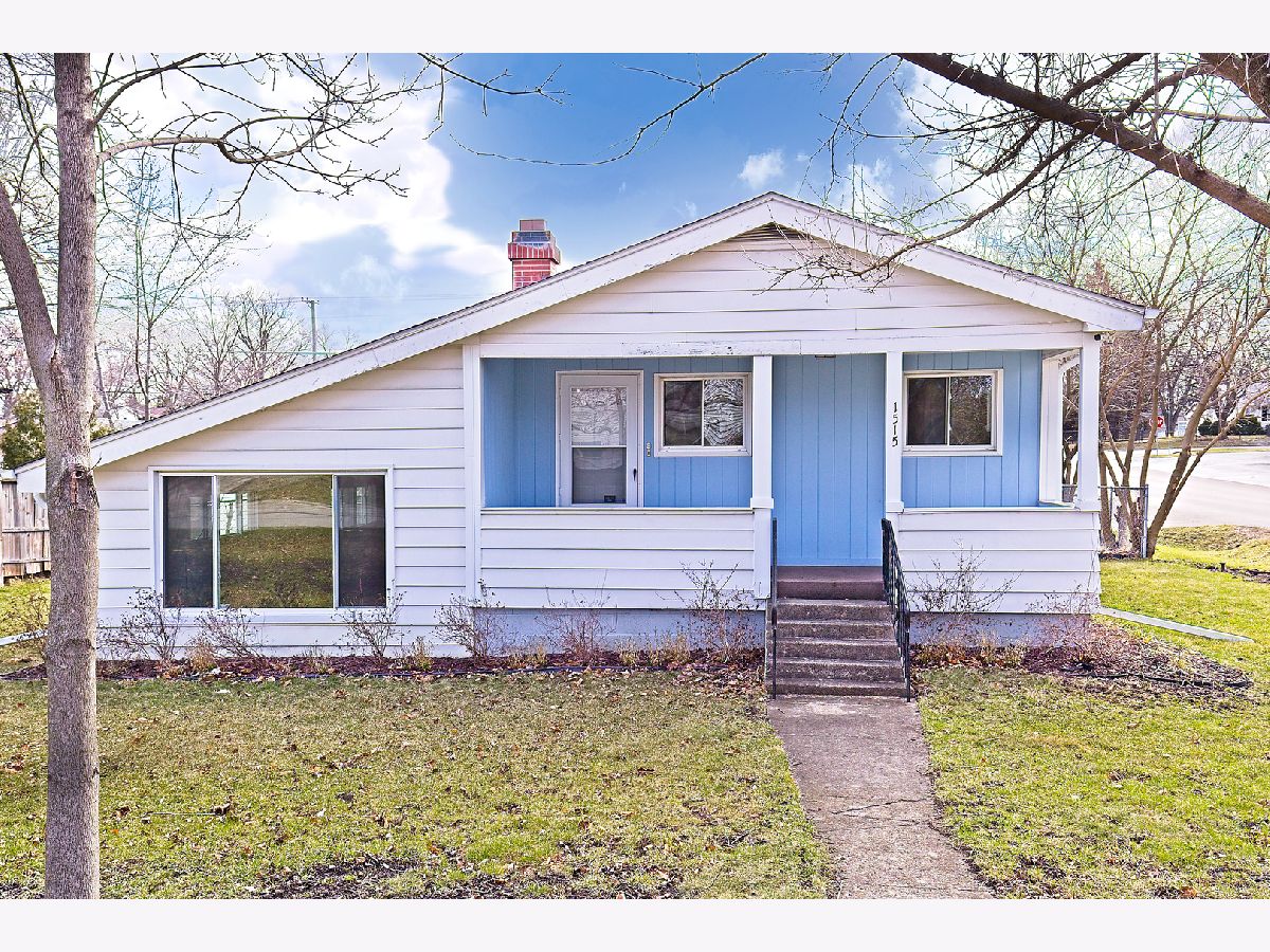  Rented Round Lake Beach Illinois, 1515 Pleasant