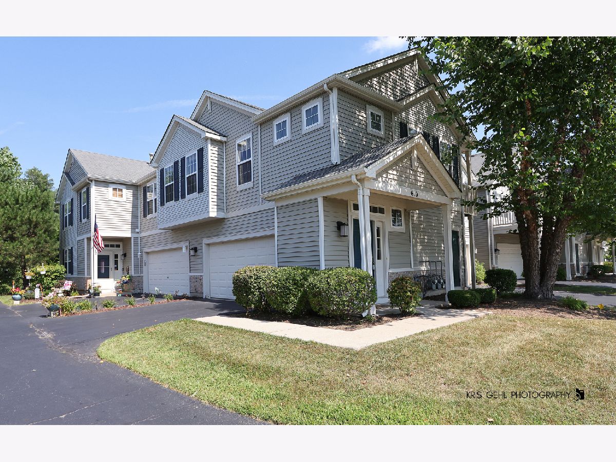 Townhomes & Condos For Sale The Glen At Lakemoor Farms Lakemoor Illinois, 610 Wildwood Lane