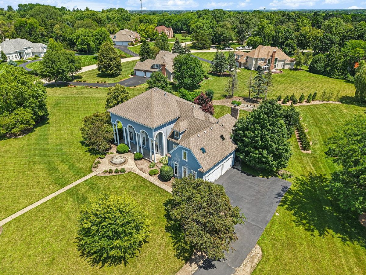 Homes For Sale Oakwood Manor Crystal Lake Illinois, 6605 Oakwood Manor Drive