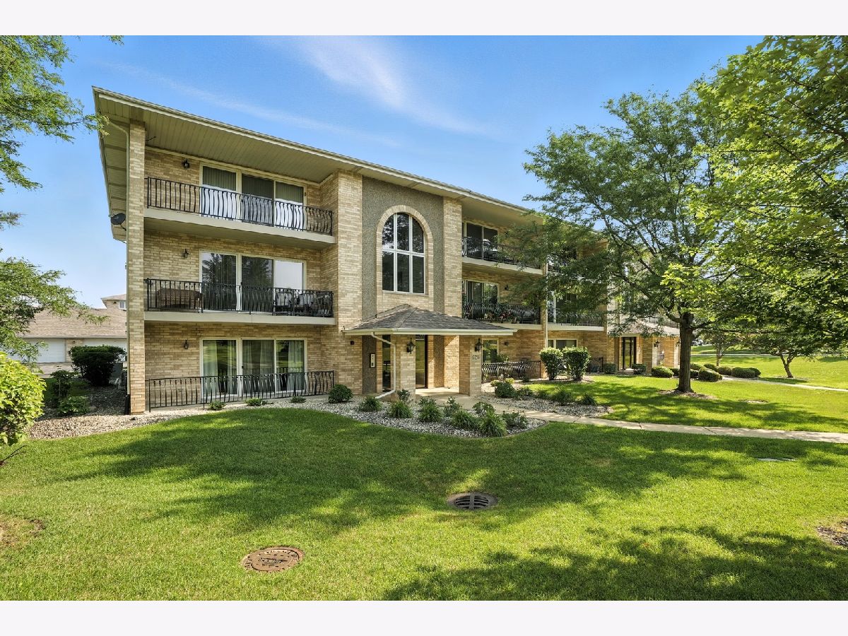 Townhomes & Condos & Homes For Sale Eagle Ridge Orland Park Illinois, 17758 Bernard Drive