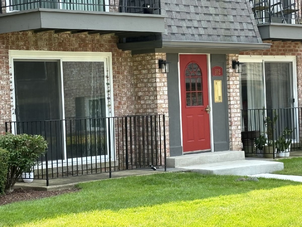 Condominiums For Rent Plum Grove Condos Palatine Illinois, 912 Plum Grove