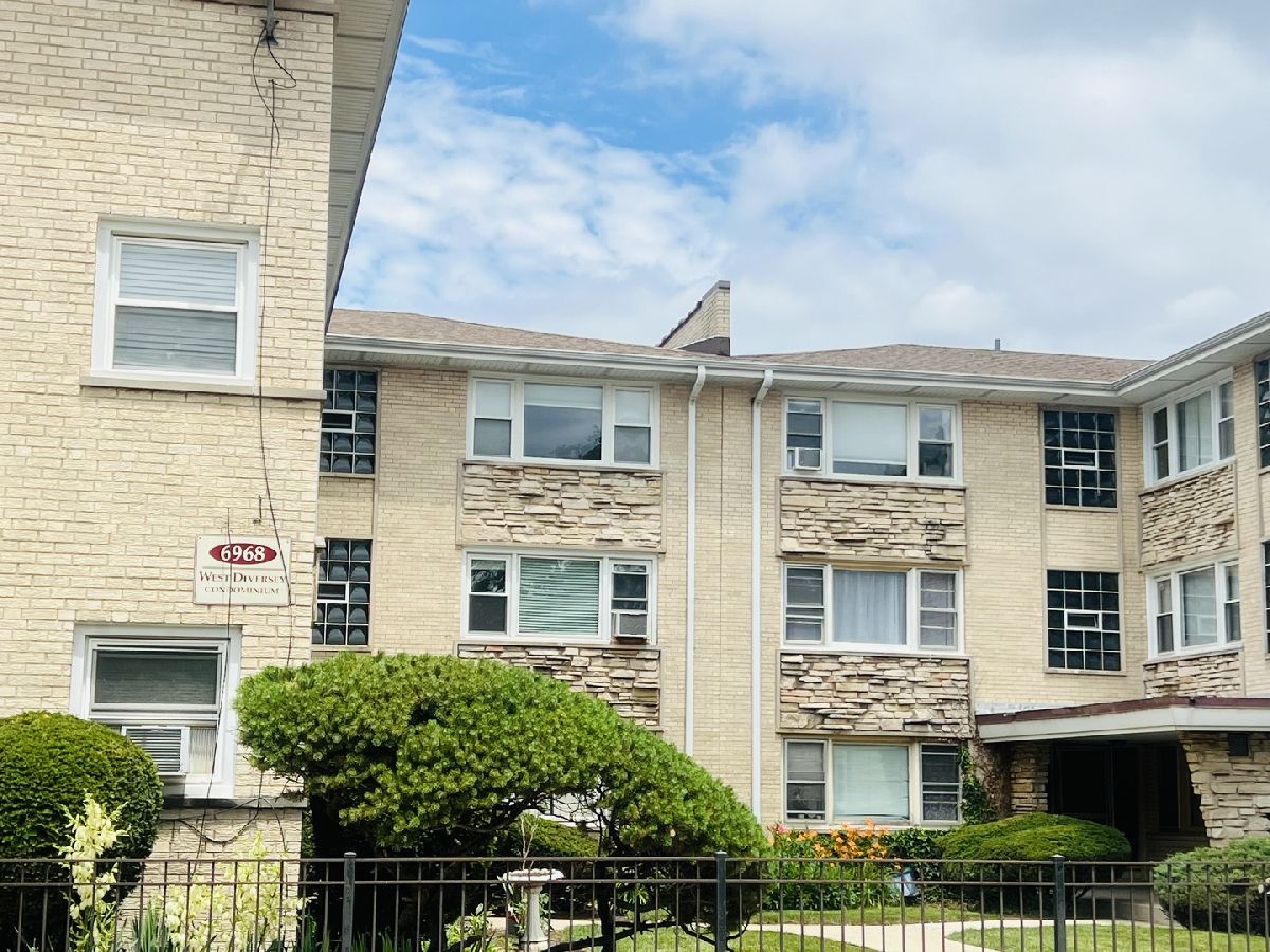 Sold Chicago Illinois, 6968 Diversey