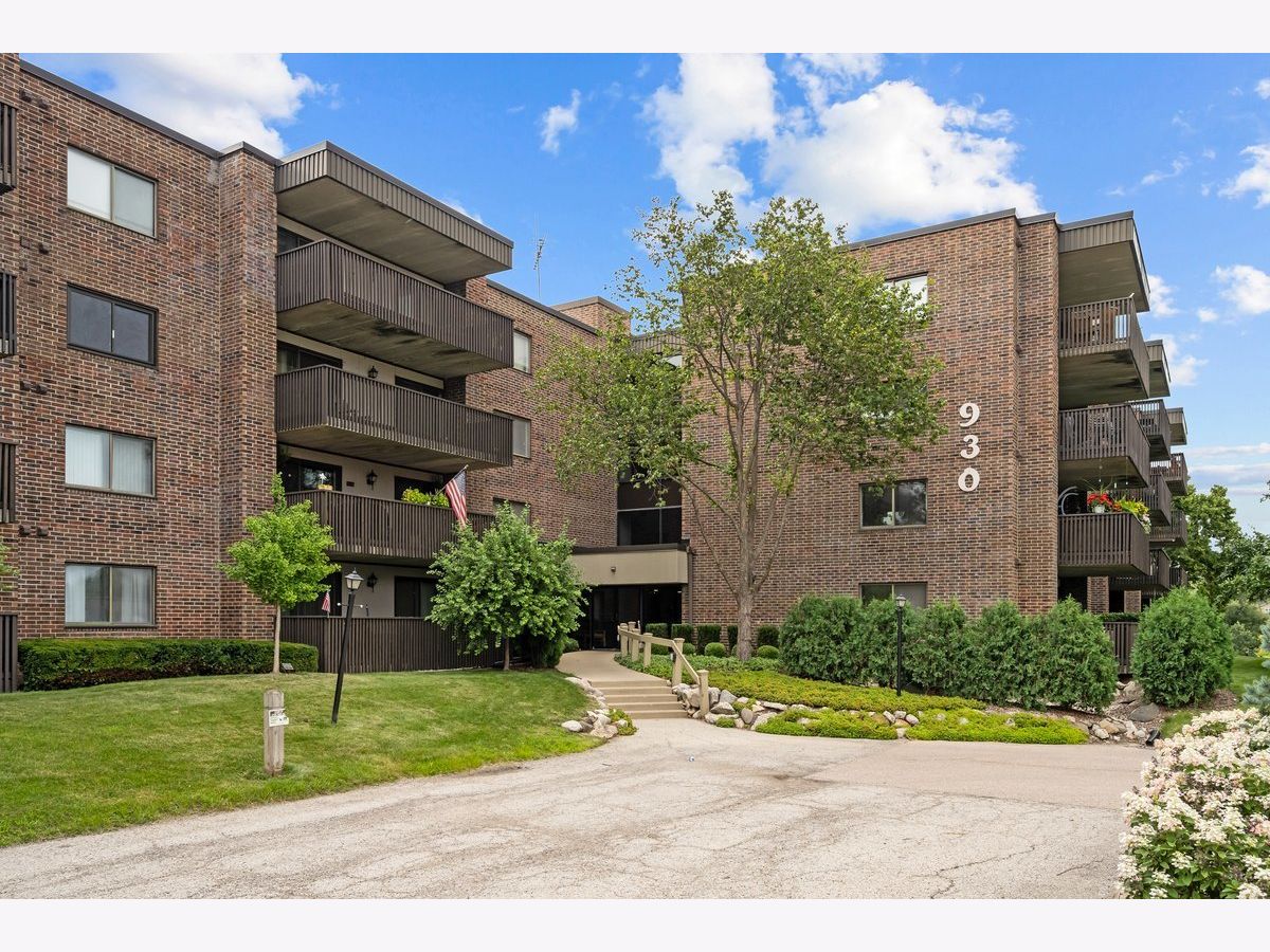 Townhomes & Condos & Homes Sold Heather Ridge Gurnee Illinois, 930 Taylor