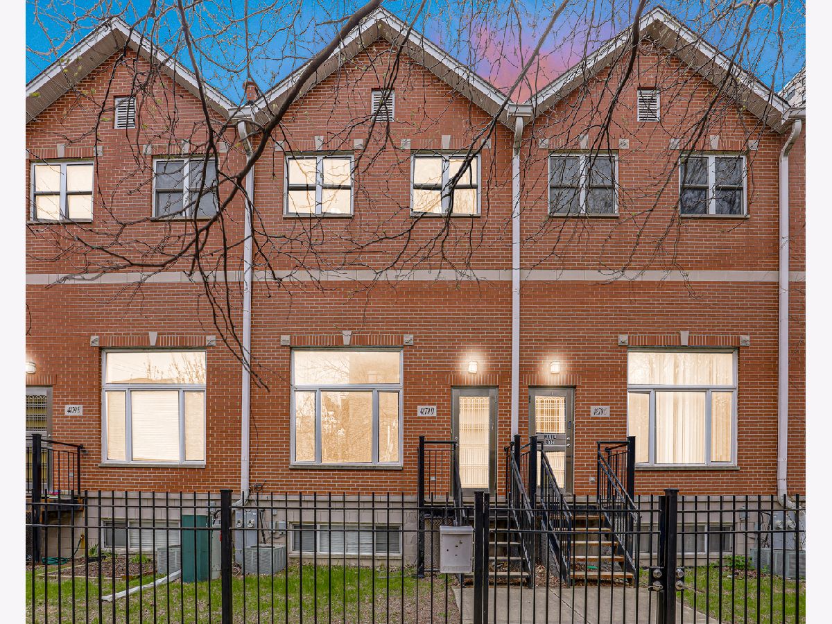  Rented Chicago Illinois, 4879 Winthrop