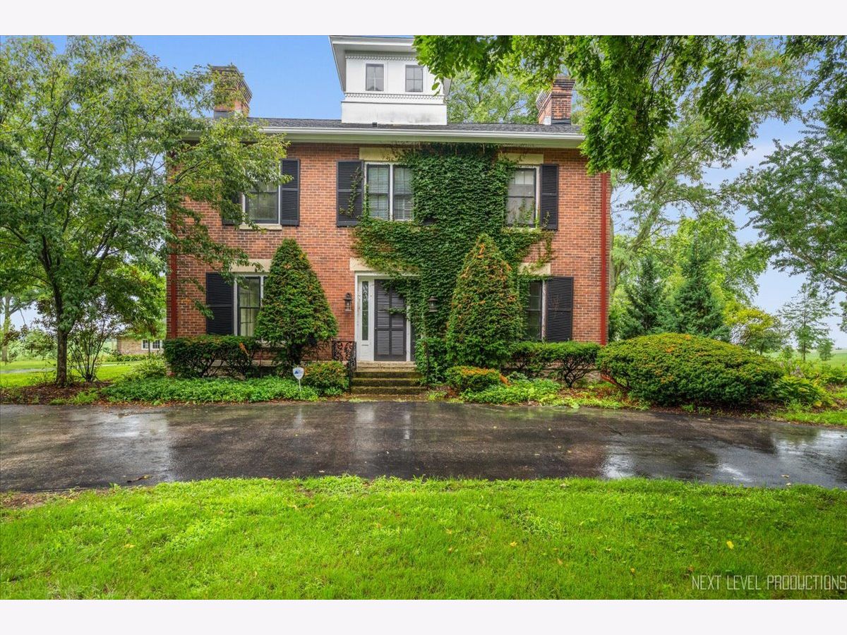  Rented Sugar Grove Illinois, 41w427 Prairie