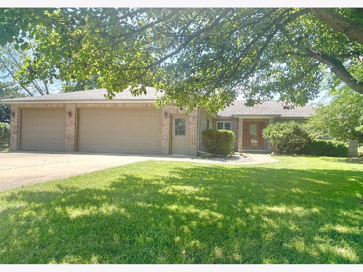  For Sale Lasalle Illinois, 210 Mary Senica Court