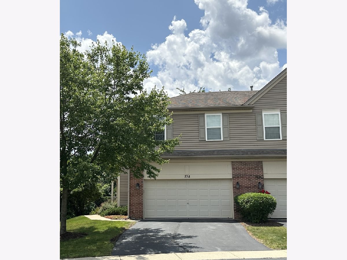  For Rent Crystal Lake Illinois, 738 Oak Hollow