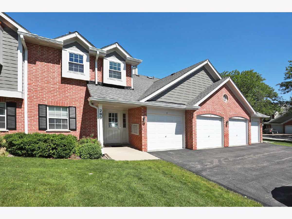Townhomes & Condos For Rent Heatherwood Schaumburg Illinois, 200 Charleston