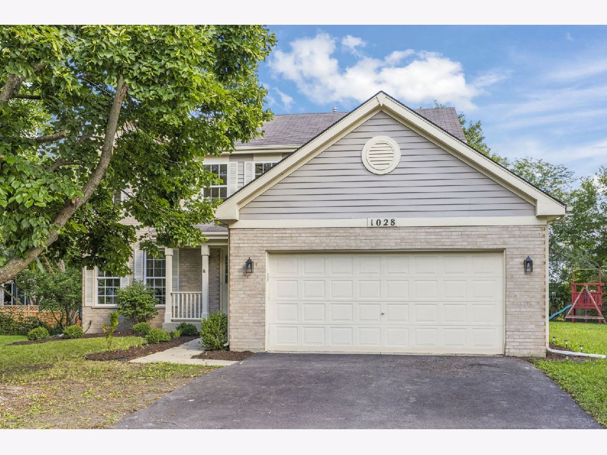 Homes For Sale Lakewood Crossing Naperville Illinois, 1028 Meagan Court