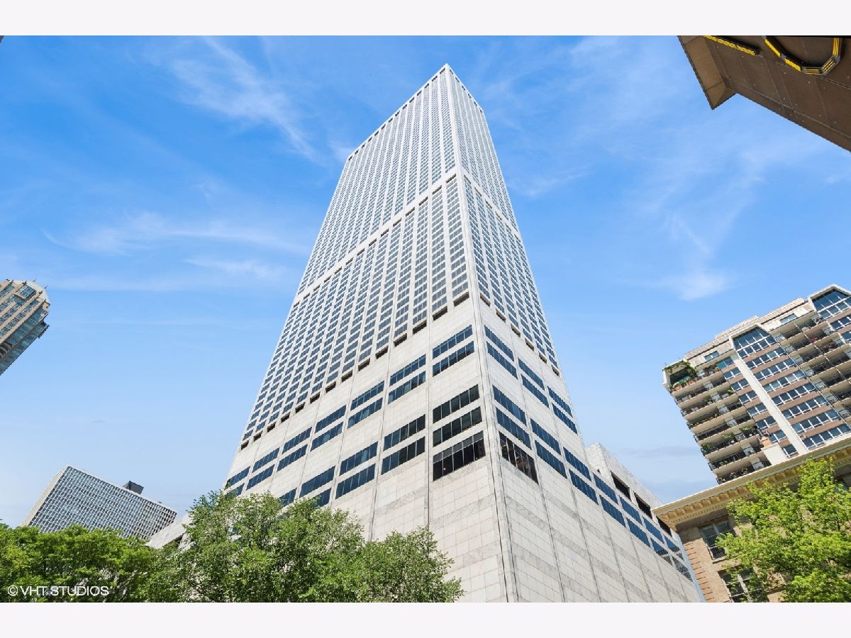 Condominiums For Rent Water Tower Residences Chicago Illinois, 180 Pearson