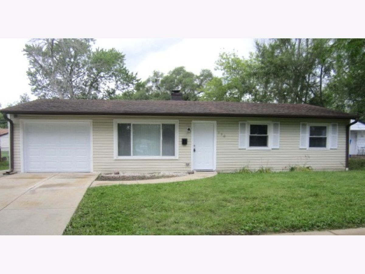Homes & Townhomes For Sale Woodland Heights Streamwood Illinois, 120 Chestnut Drive