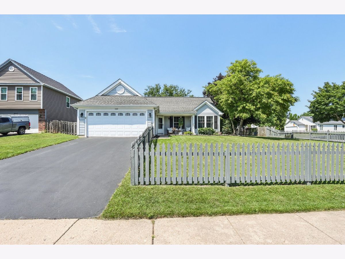 Townhomes & Condos & Homes Sold Mayfair Station Hanover Park Illinois, 2030 Mallow