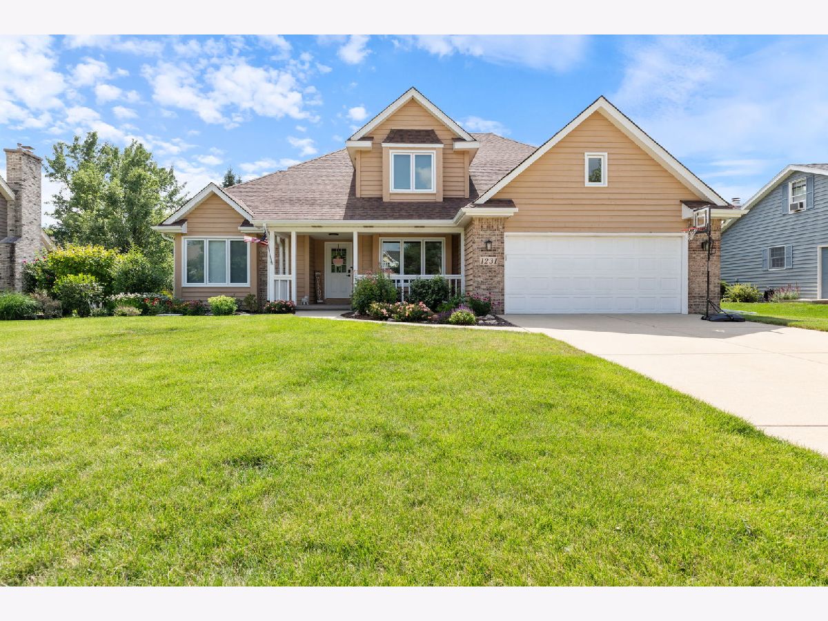  Sold Batavia Illinois, 1231 Averill