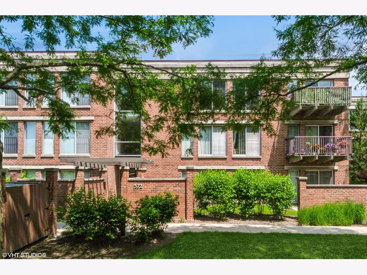 Condos & Townhomes & Homes Sold Coromandel Deerfield Illinois, 372 Kelburn