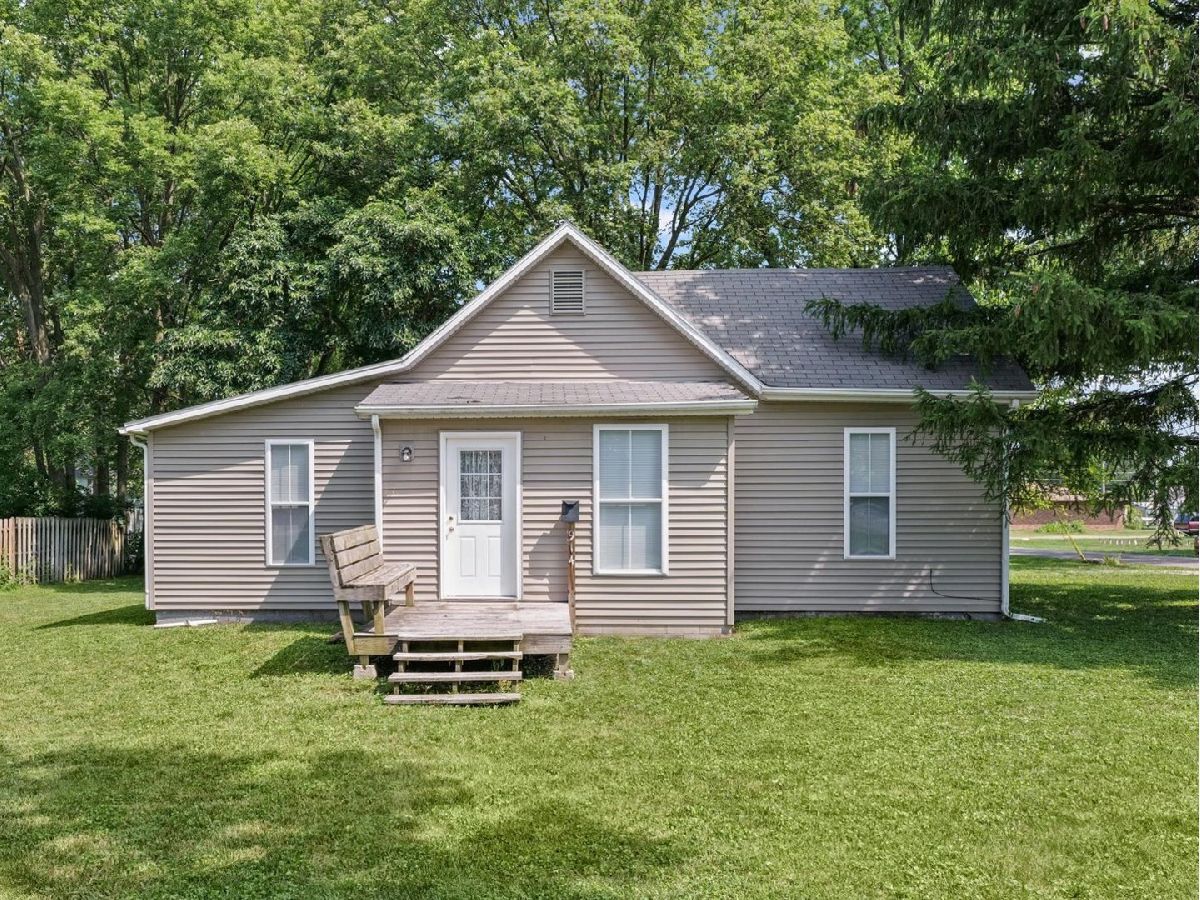  Sold Monticello Illinois, 914 Washington