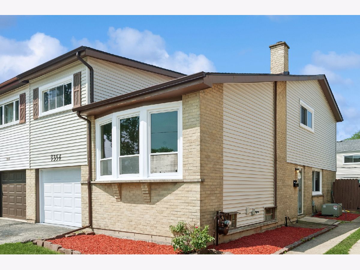 Condos & Townhomes For Sale West Golf Mill Duplexes Des Plaines Illinois, 9354 Twin Oaks Lane