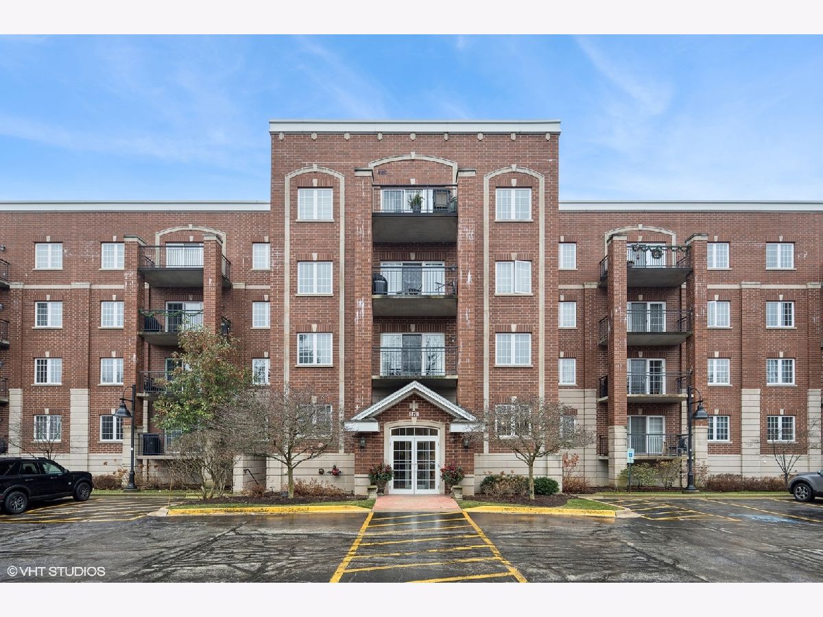  For Rent Libertyville Illinois, 1479 Milwaukee