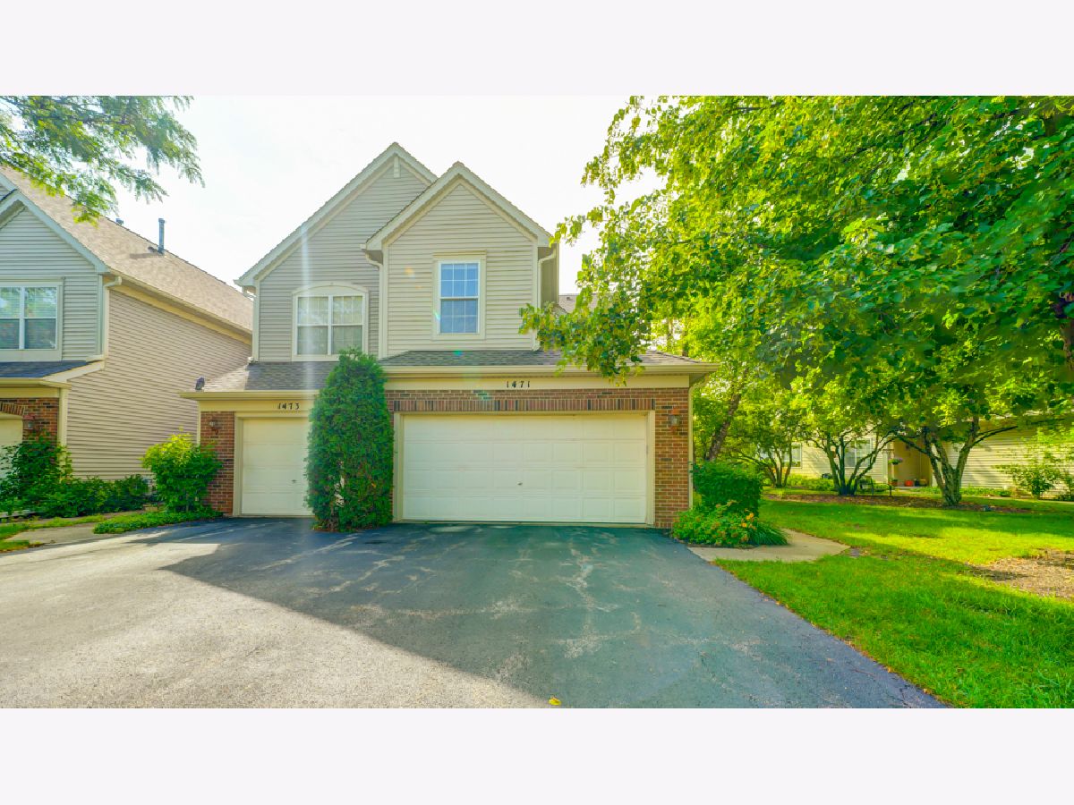 Townhomes & Homes Sold Briargate Grayslake Illinois, 1471 Doolittle