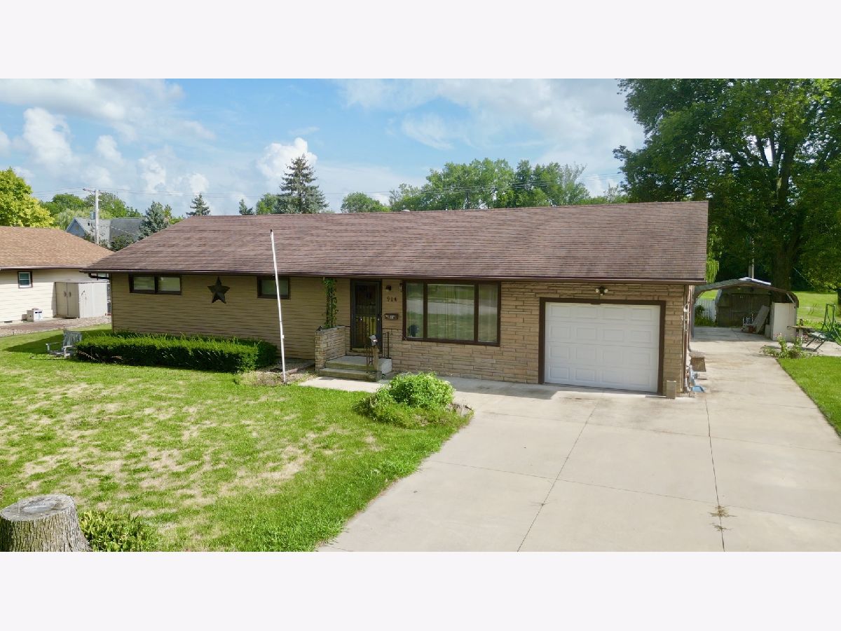  Sold Pontiac Illinois, 906 Washington
