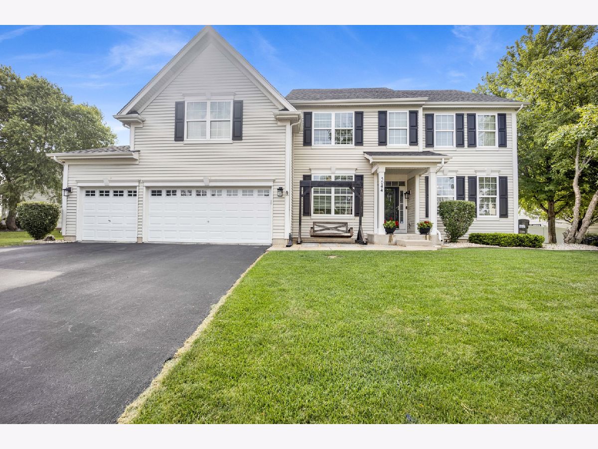  Sold Lake In The Hills Illinois, 3044 Fairhaven
