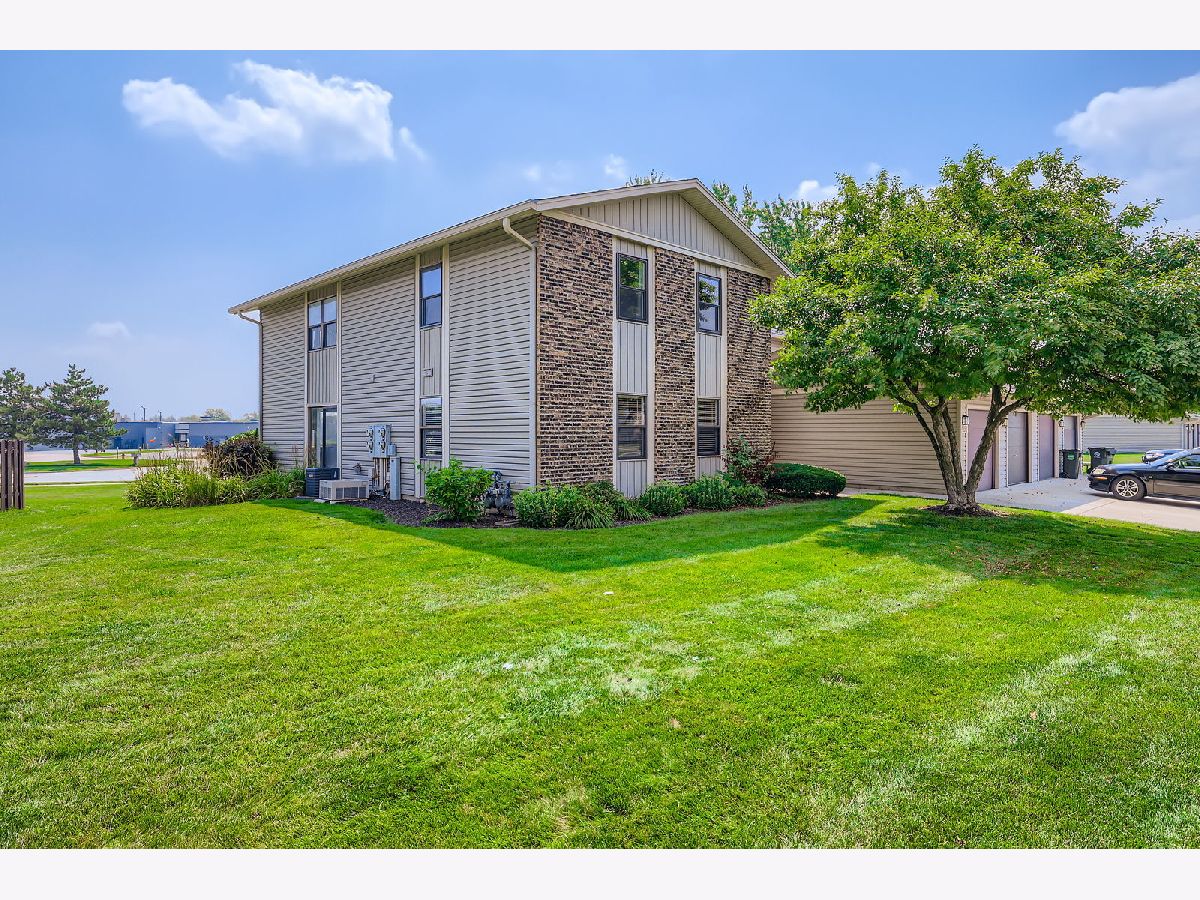  Sold Hanover Park Illinois, 5820 Wilshire