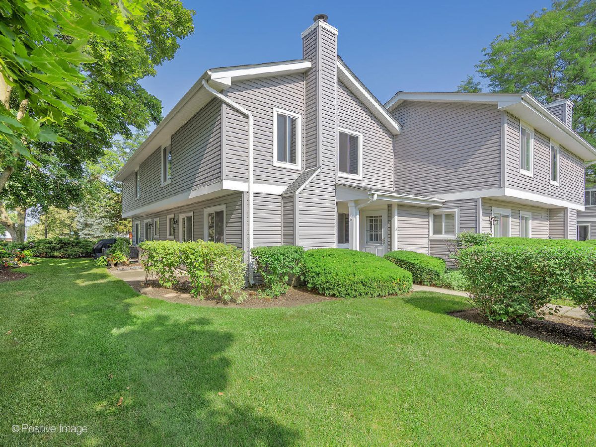 Townhomes & Condos Sold New England Village Woodridge Illinois, 2430 Brunswick