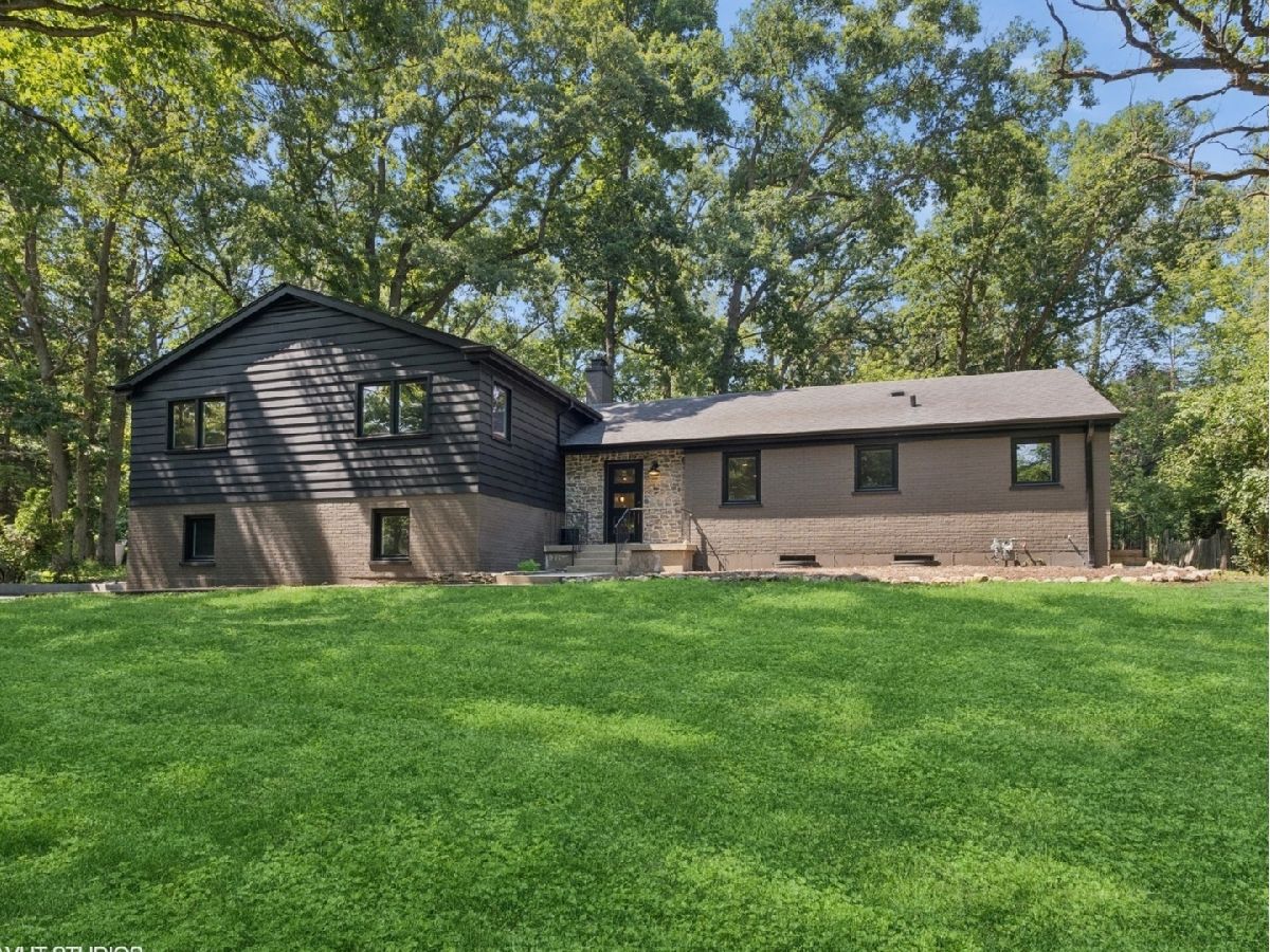  For Sale North Barrington Illinois, 600 Eton Drive