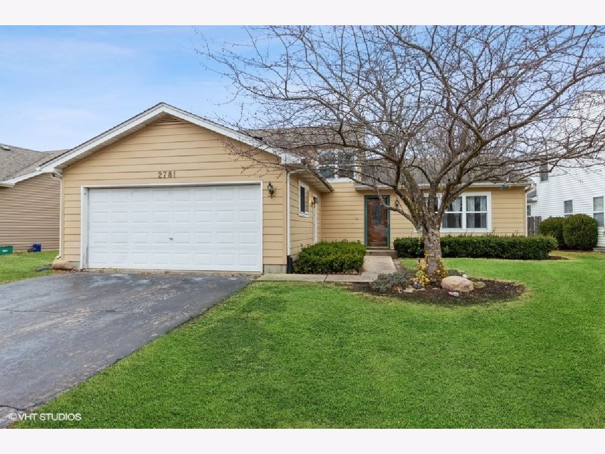  For Rent Lake In The Hills Illinois, 2781 Hillsboro