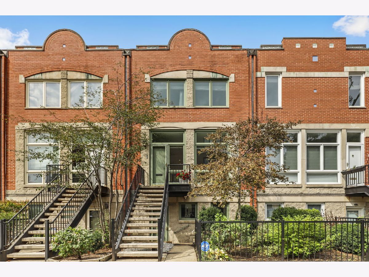  Sold Chicago Illinois, 1352 Wrightwood