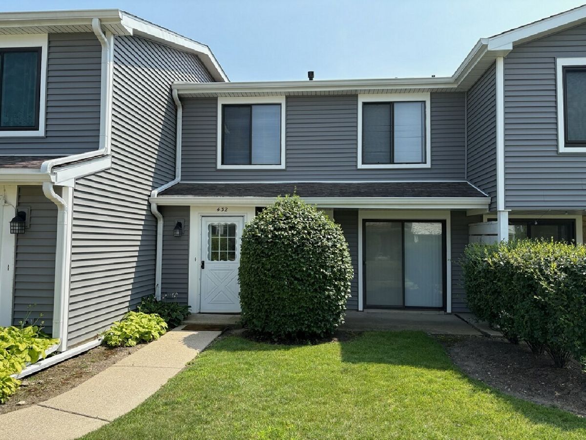 Townhomes & Condos & Homes Rented New Century Town Vernon Hills Illinois, 432 Buchanan