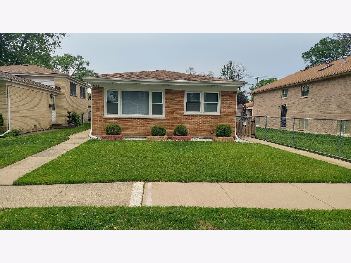  Sold Des Plaines Illinois, 1668 Cora