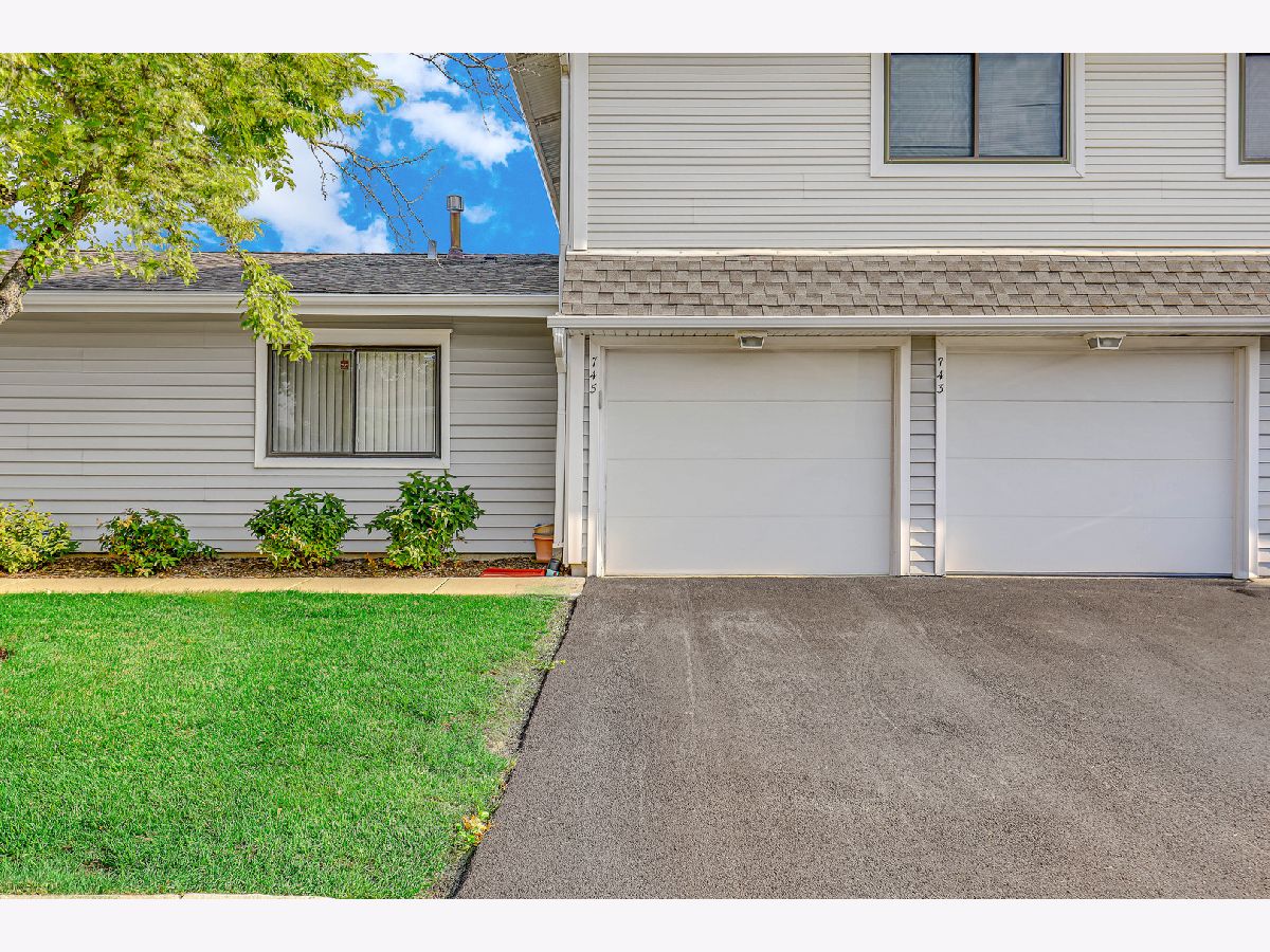  Rented Schaumburg Illinois, 743 Edgelake