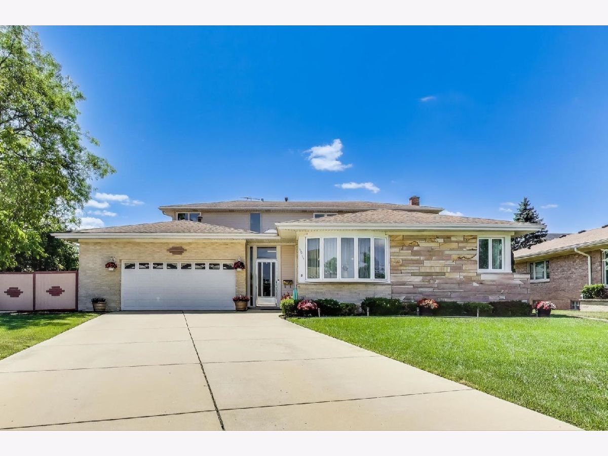  For Sale Norwood Park Township Illinois, 8021 Rascher Avenue