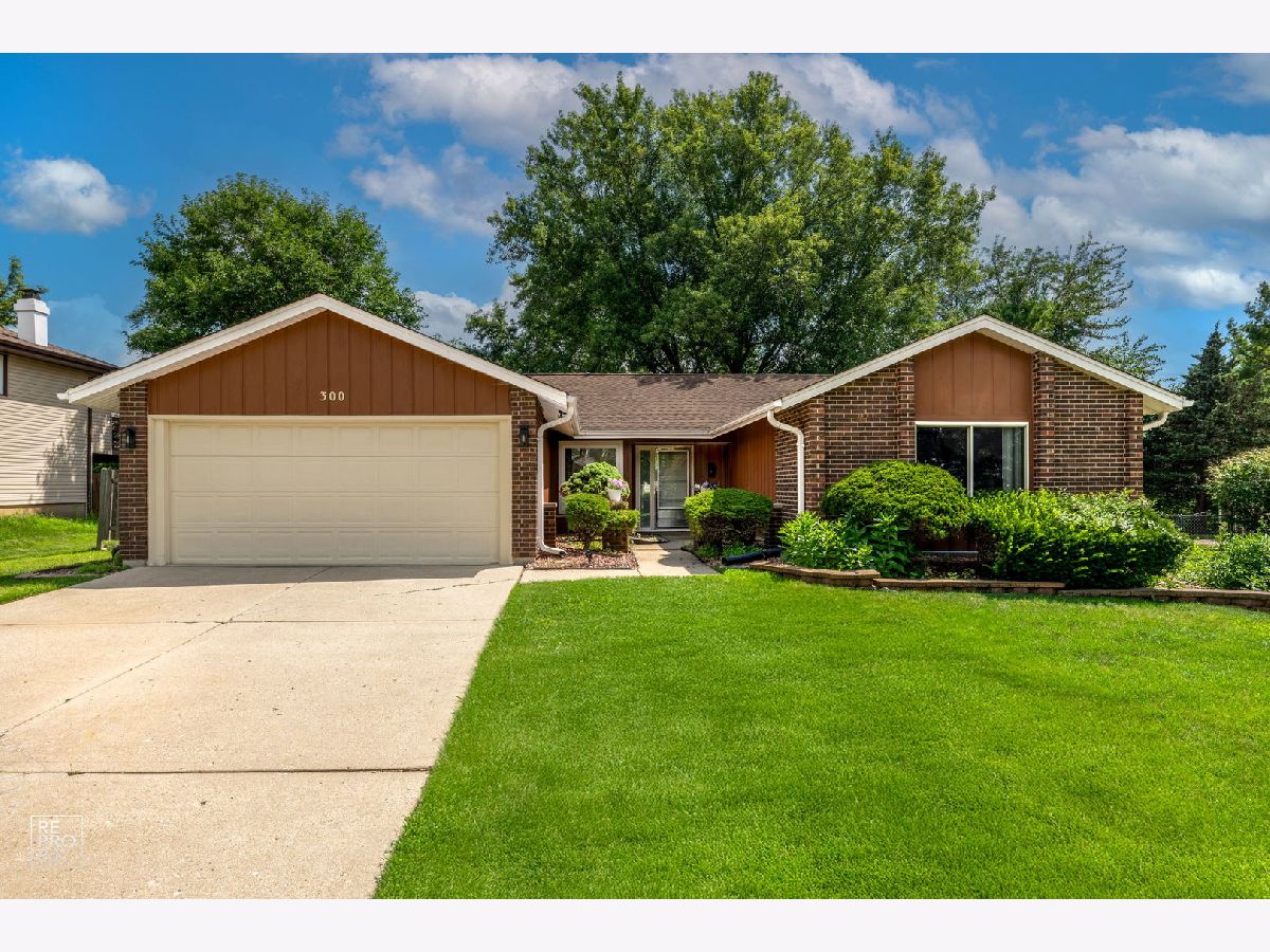 Townhomes & Condos & Homes Sold Westlake Bloomingdale Illinois, 300 Byron