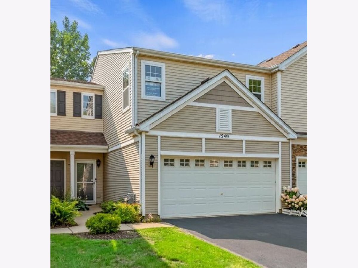  Sold Carpentersville Illinois, 1549 Glacier