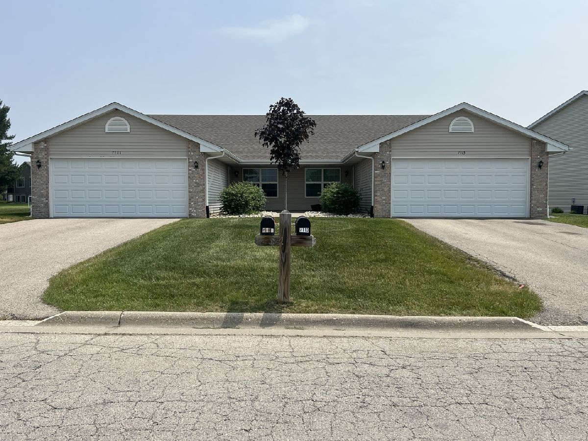  Sold Loves Park Illinois, 7111/7113 Sue