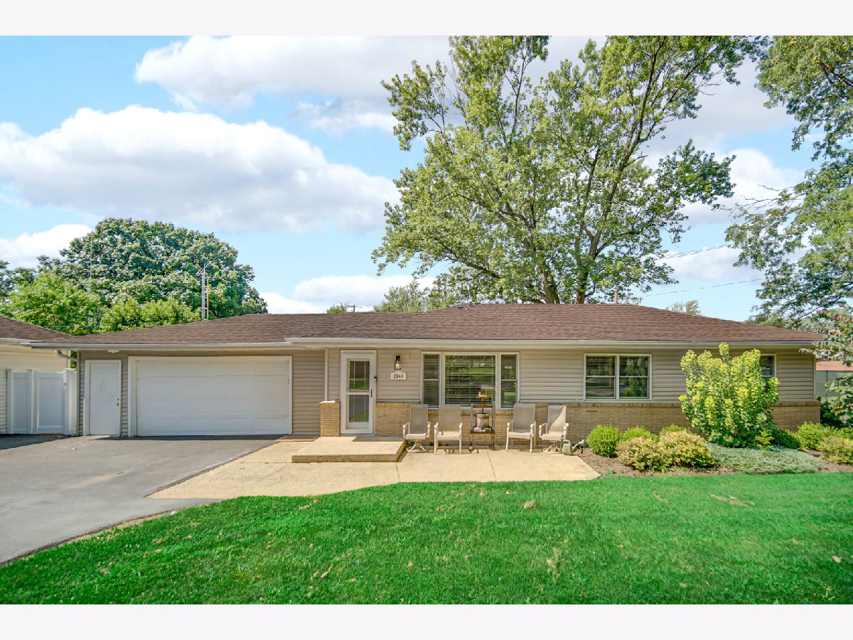 Homes For Sale Crystal Lawns Joliet Illinois, 2540 Crystal Drive